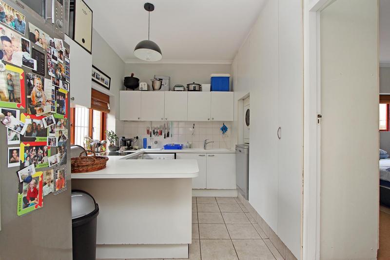 To Let 2 Bedroom Property for Rent in Green Point Western Cape